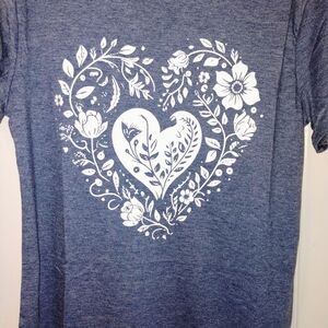 Floral Heart Graphic Tee - Blue PTP 21"